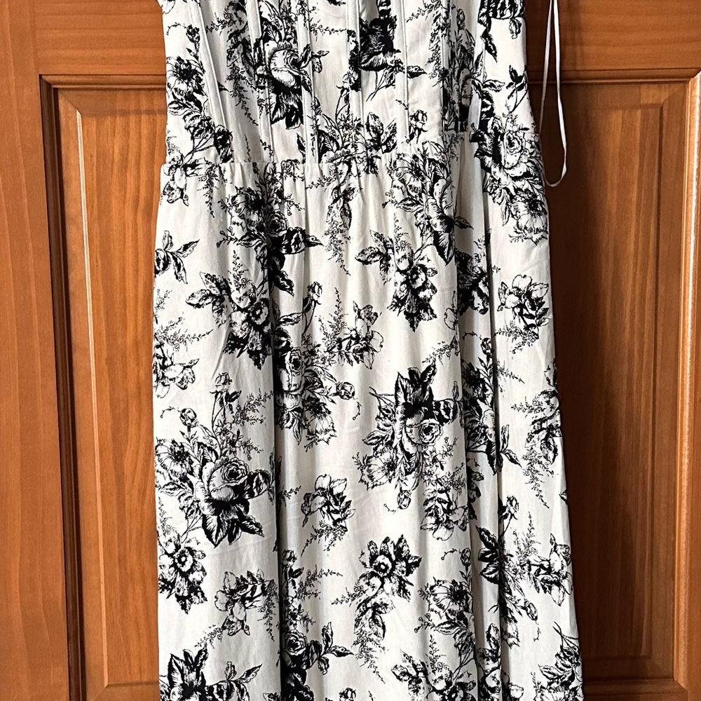 Wayf Black and White Textured Knit
